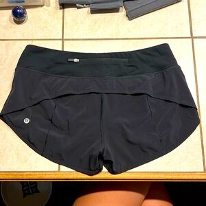 Women’s Lululemon Speed Up Low-Rise Lined Short 2.5" Size 6 reg